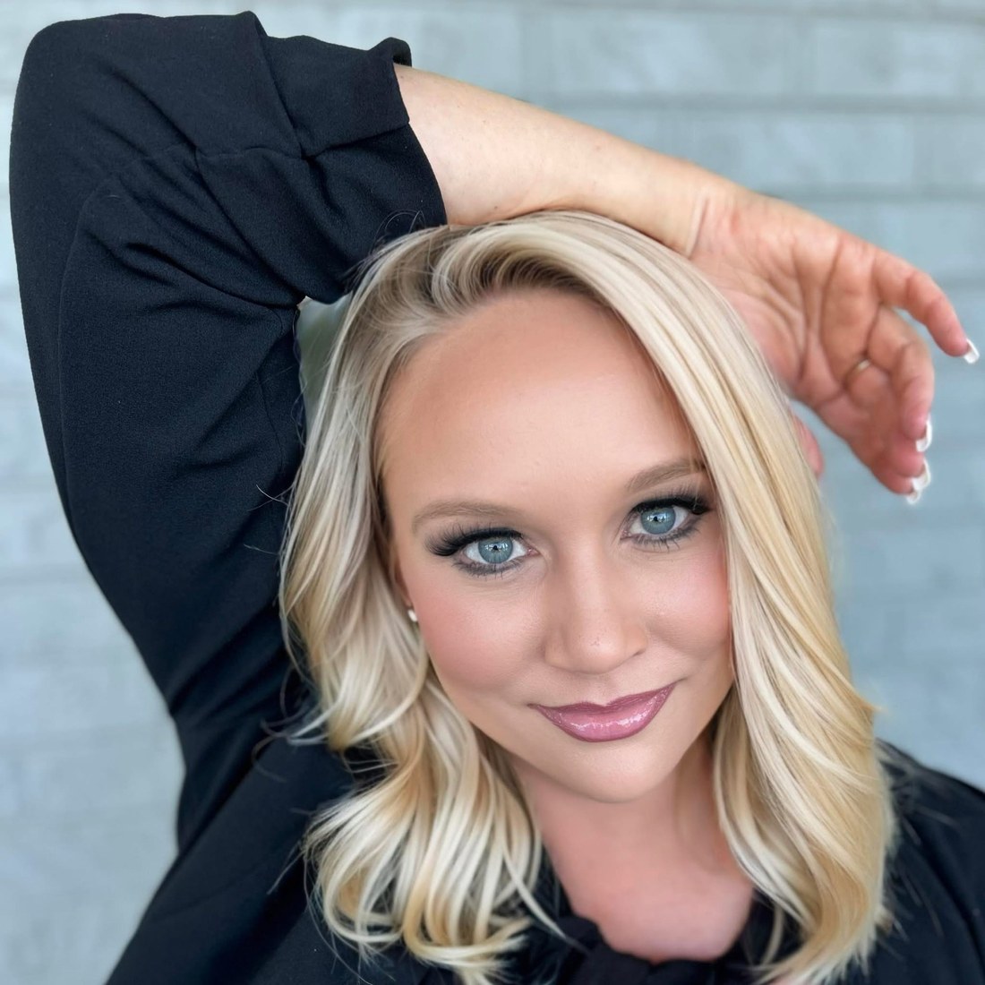 Elizabeth Stooksbury, hair stylist and makeup artist in Knoxville, Tennessee